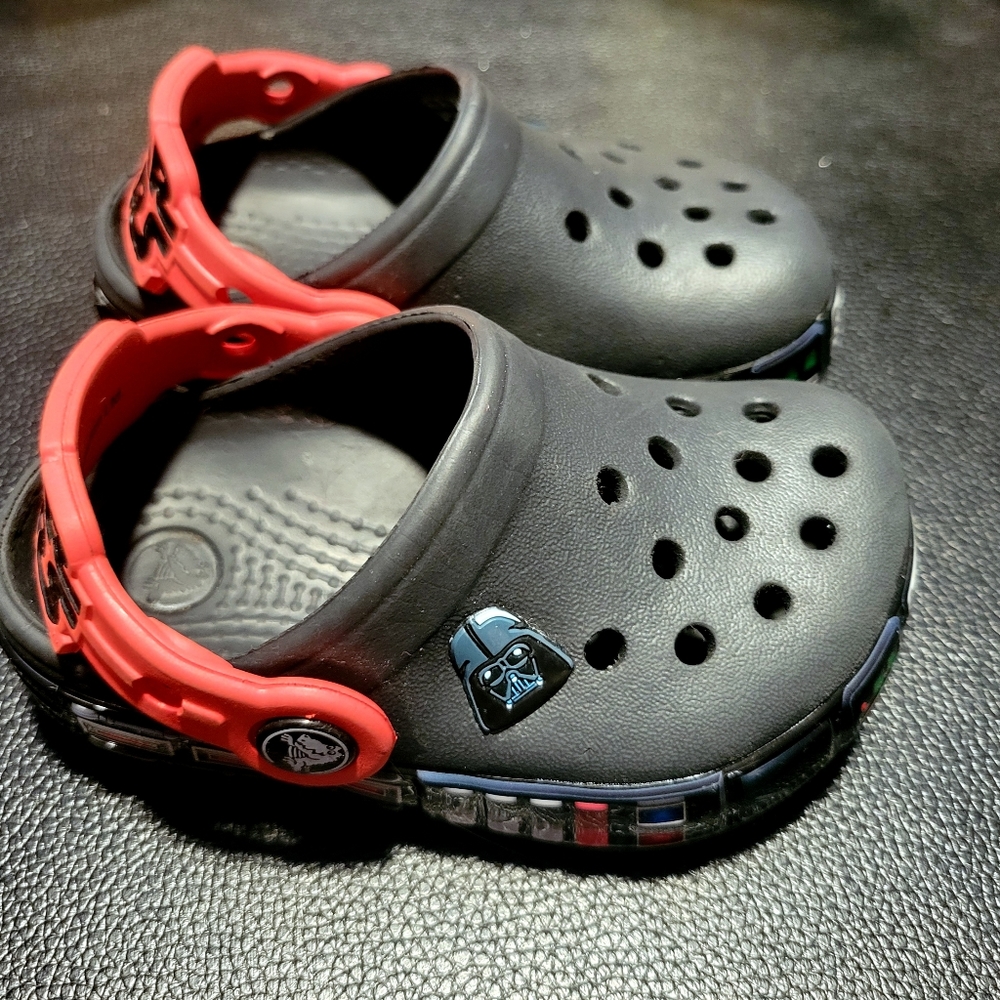 New without tags Light up Star Wars Crocs size 6c